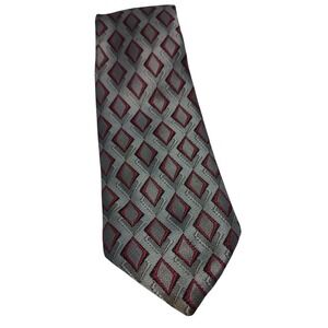 Vintage Camden Court Tie Polyester Silk Gray Red 56x3.25 In Diamond Pattern‎